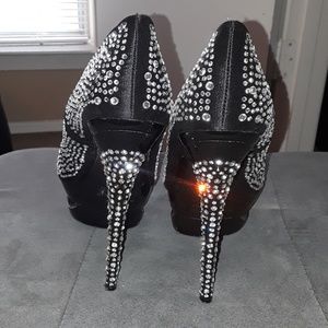 🤗10/$25 Shi BEDAZZLED BLINGED OUT PLATFORM HEELS